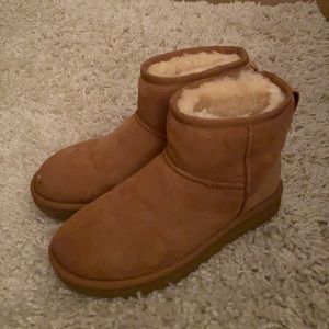Ugg chestnut classic mini slight hole in front.